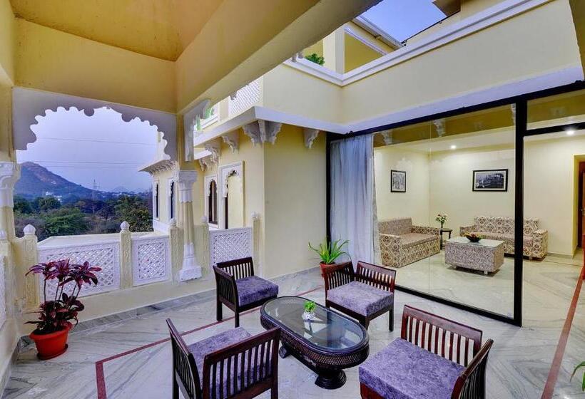 سوییت اجرایی, Padmini Bagh Resort , Udaipur