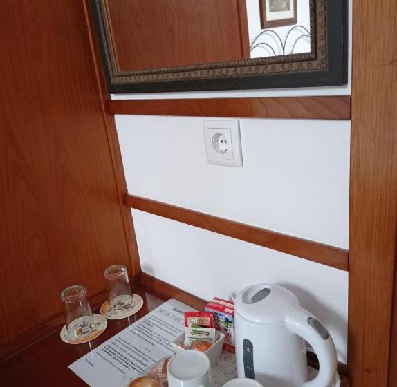 اتاق لوکس, Pension Last 12k