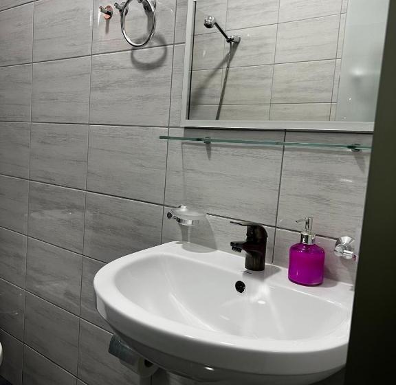 标准三人间, Dream