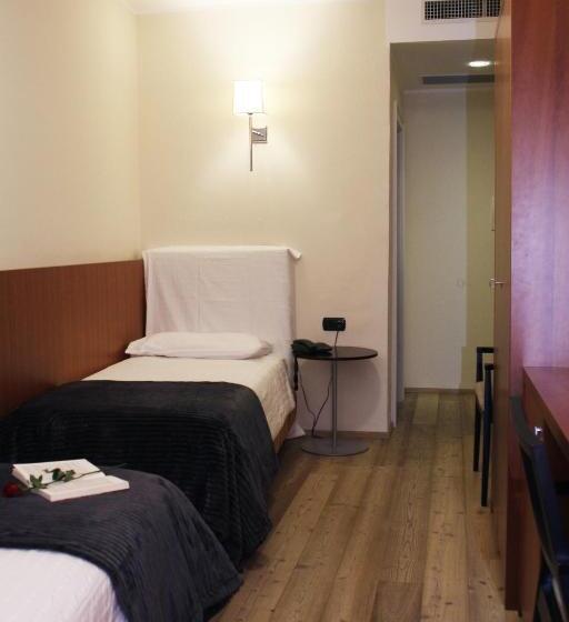 غرفة أساسية, Antica Trattoria