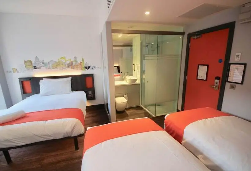اتاق خانوادگی, Easyhotel Belfast