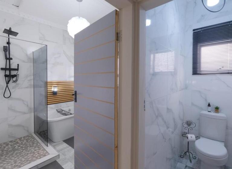 סוויטה משפחתית, De Witte Huis