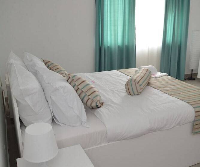 اتاق لوکس سه تخته, Flamingo Resort