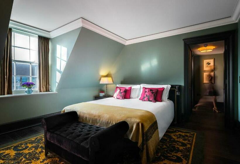 스탠다드 룸 킹사이즈 침대, L Oscar London