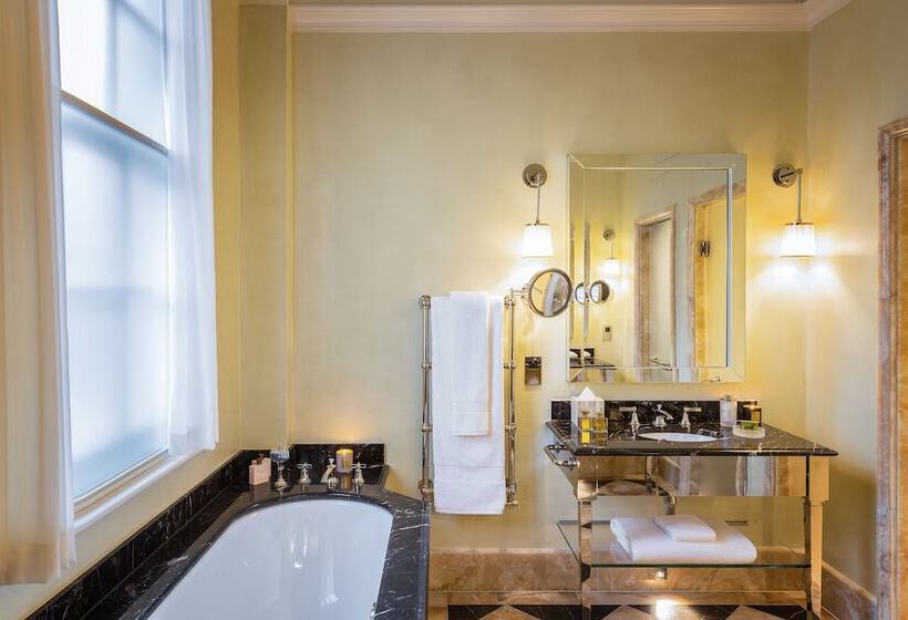 주니어 스위트, L Oscar London