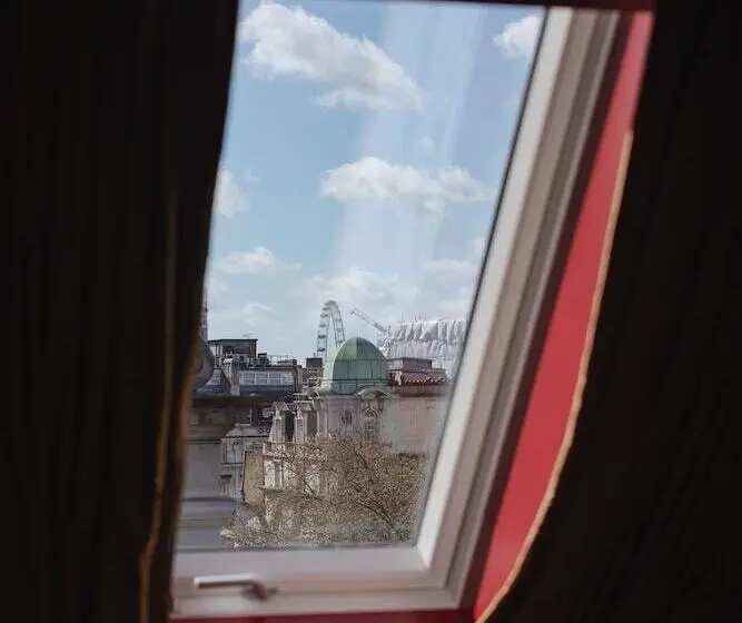 Suite, L Oscar London