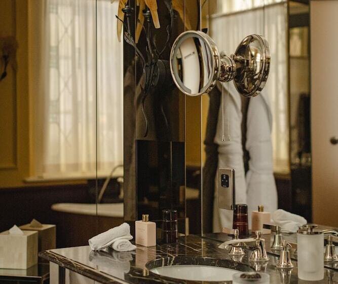 스위트, L Oscar London