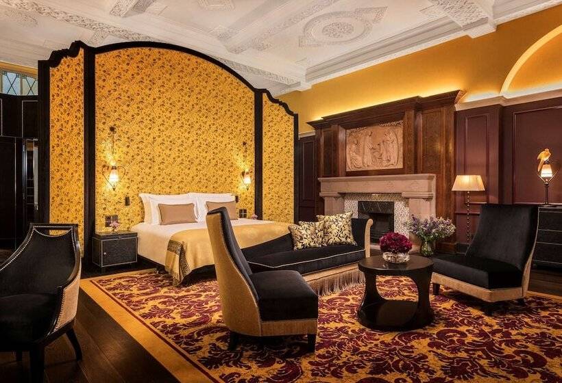 Suite, L Oscar London