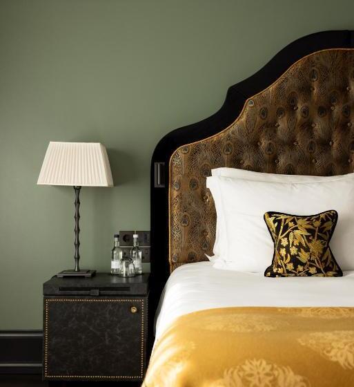 스탠다드 룸 킹사이즈 침대, L Oscar London