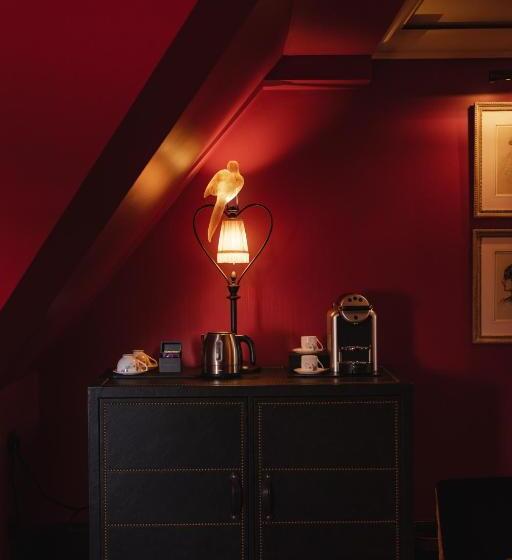 스위트, L Oscar London