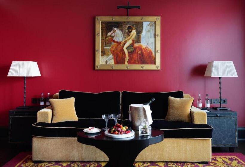 듀플렉스 스위트, L Oscar London