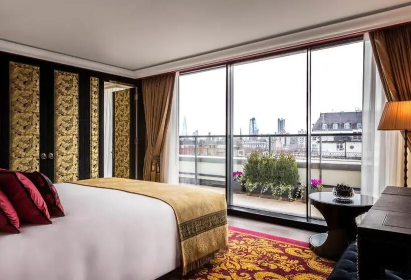 Duplex Suite, L Oscar London