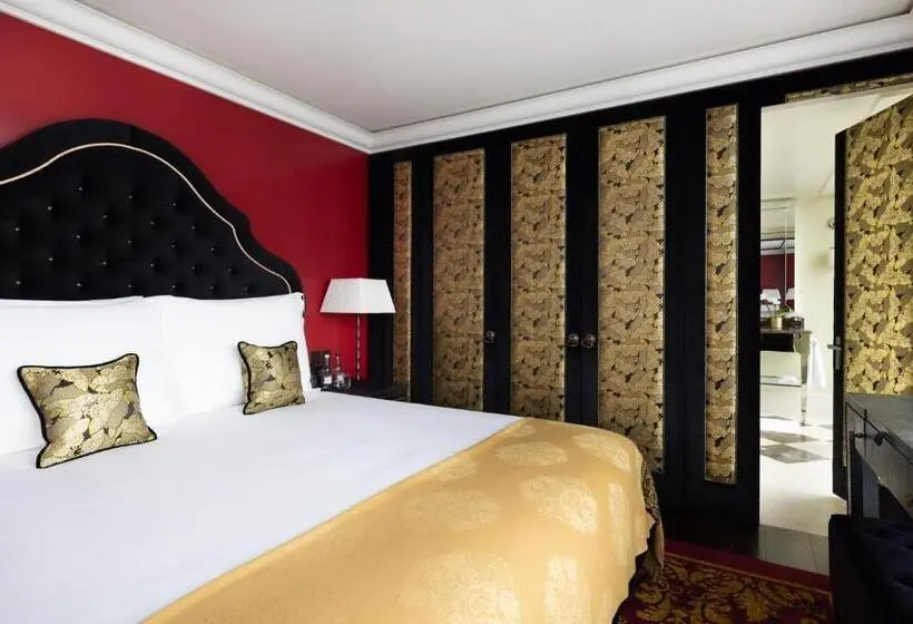 Duplex Suite, L Oscar London