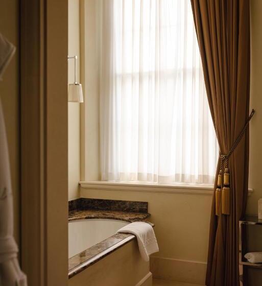 주니어 스위트, L Oscar London