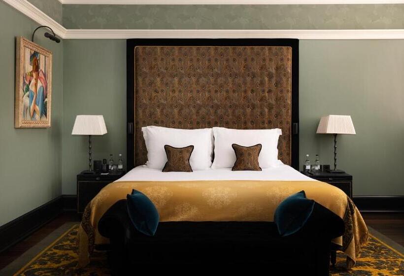 Standard Studio, L Oscar London