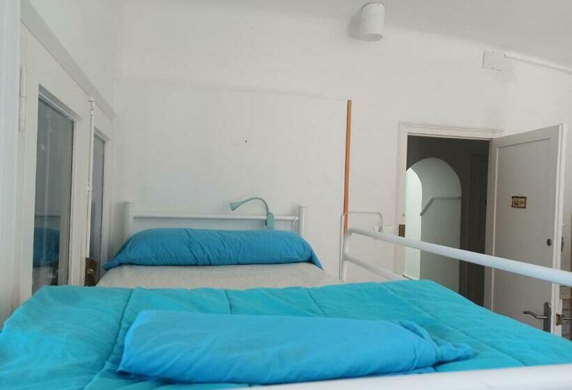 共用房间的床, Can Cocollona