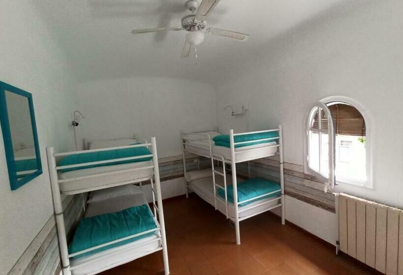 共用房间的床, Can Cocollona