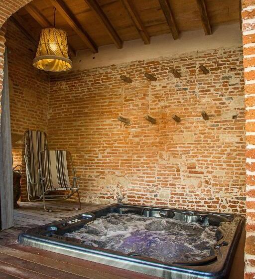 1间卧室的房子, Croix De Pastel