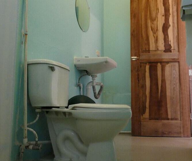 共用房间的床, Casa Oro Eco Hostel