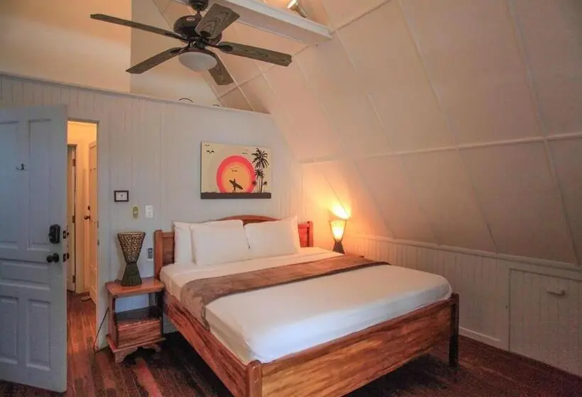 اتاق لوکس با بالکن و چشم‌انداز دریا, Casa Cecilia Beach Front