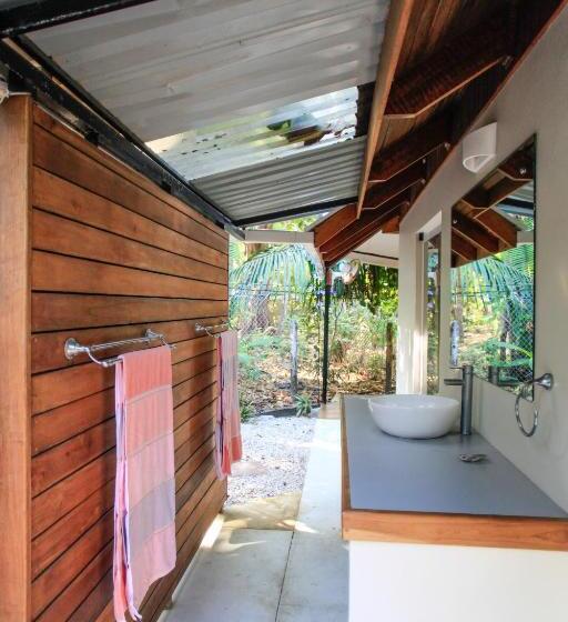 סטודיו סטנדרטי נוף לגינה, Casa Cecilia Beach Front