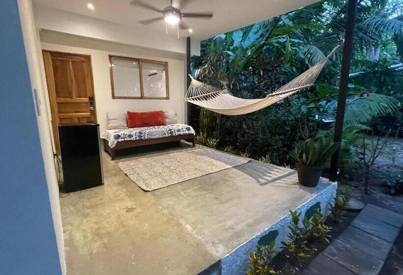 Одноместный Номер Вид на Сад, Casa Cecilia Beach Front