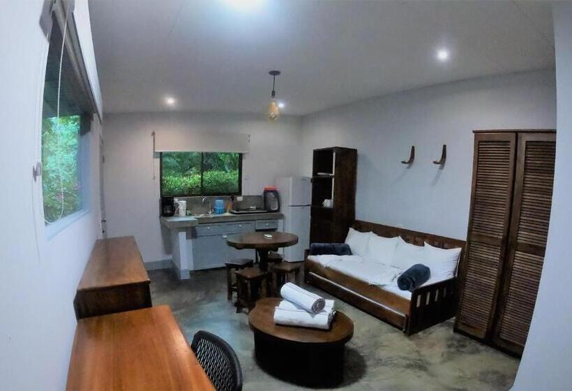 סטודיו סטנדרטי נוף לגינה, Casa Cecilia Beach Front