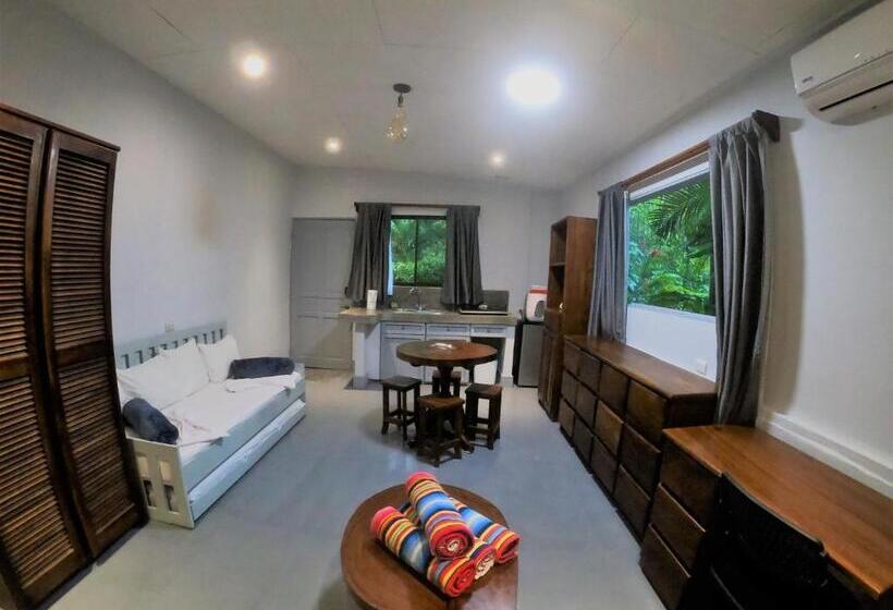 סטודיו סטנדרטי נוף לגינה, Casa Cecilia Beach Front