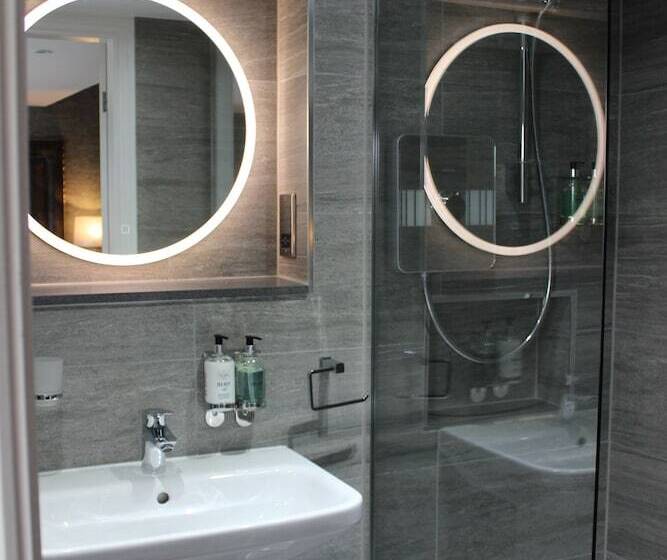 Номер Superior, The Lord Street Hotel; Bw Signature Collection