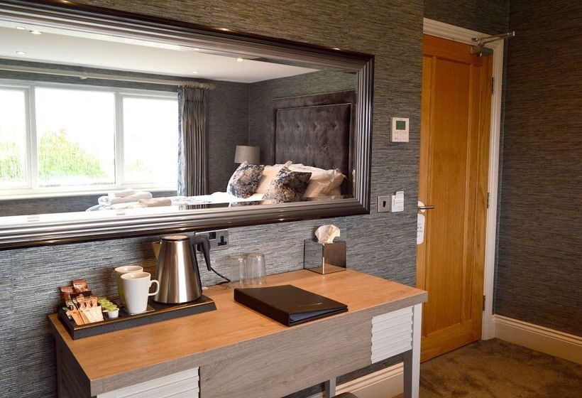 Номер Deluxe, The Lord Street Hotel; Bw Signature Collection