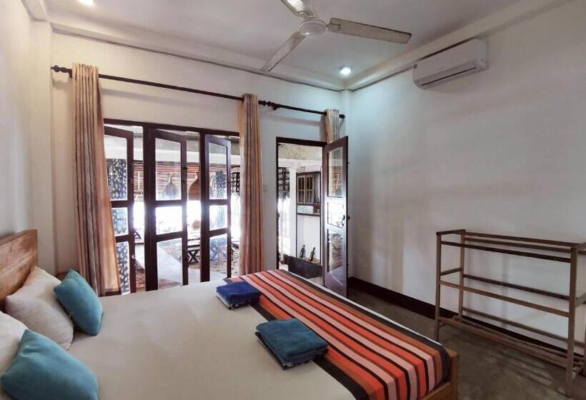 اتاق لوکس با چشم‌انداز دریا, Indika Beach Villa