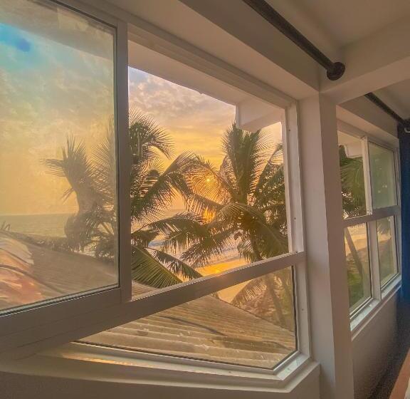 اتاق خانوادگی با چشم‌انداز دریا, Indika Beach Villa