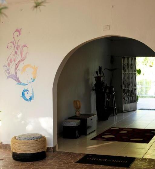 Номер Стандарт, Kitara House Backpackers Hostel