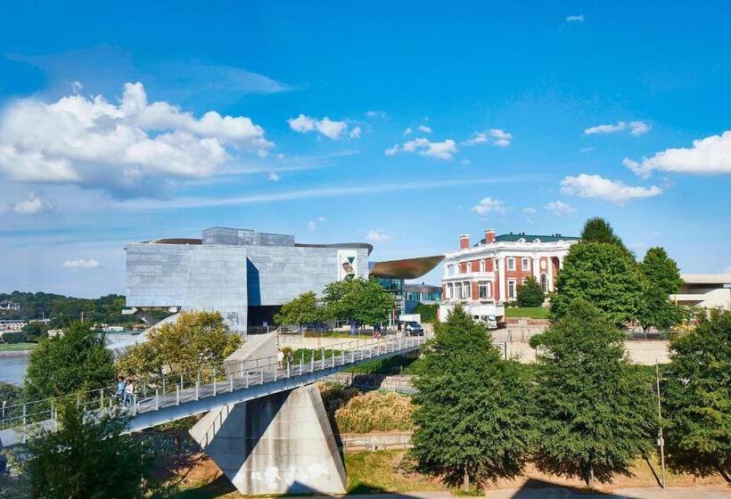 اتاق استاندارد با تخت دو نفره بزرگ, The Edwin Hotel, Autograph Collection