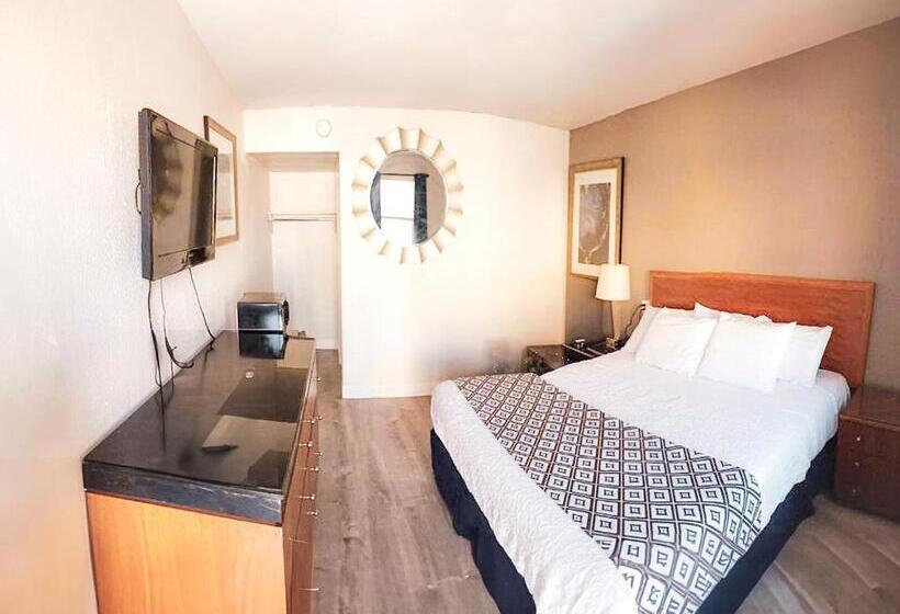 חדר סטנדרט עם מיטת קינג, Penn Lodge Hotel & Suites Philadelphia   Bensalem