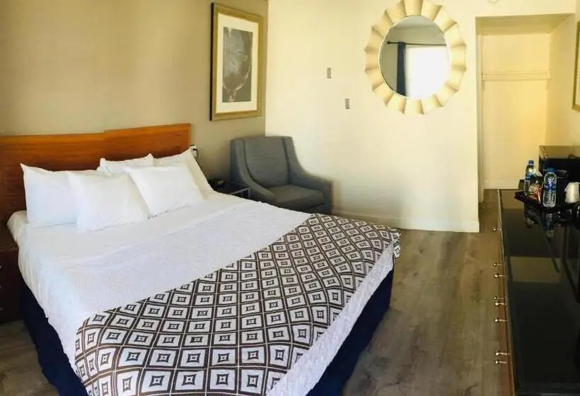 キングサイズベッドのスーペリアルーム, Penn Lodge Hotel & Suites Philadelphia   Bensalem