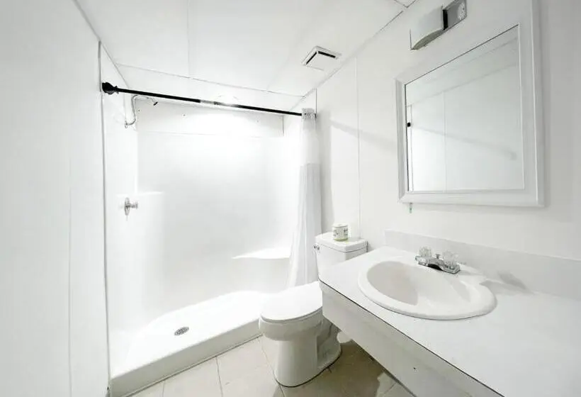 キングサイドベッドのスタンダードワンルーム, Penn Lodge Hotel & Suites Philadelphia   Bensalem