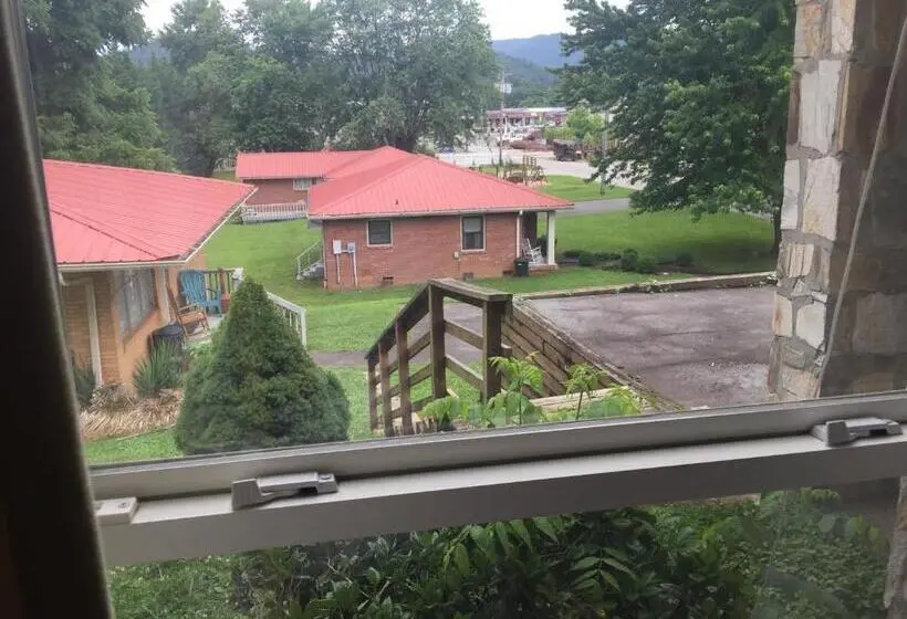 テラス付き1ベッドルームアパートメント, Phillips Historic Motel & Cottages