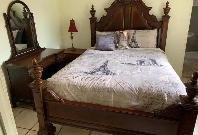 テラス付き1ベッドルームアパートメント, Phillips Historic Motel & Cottages