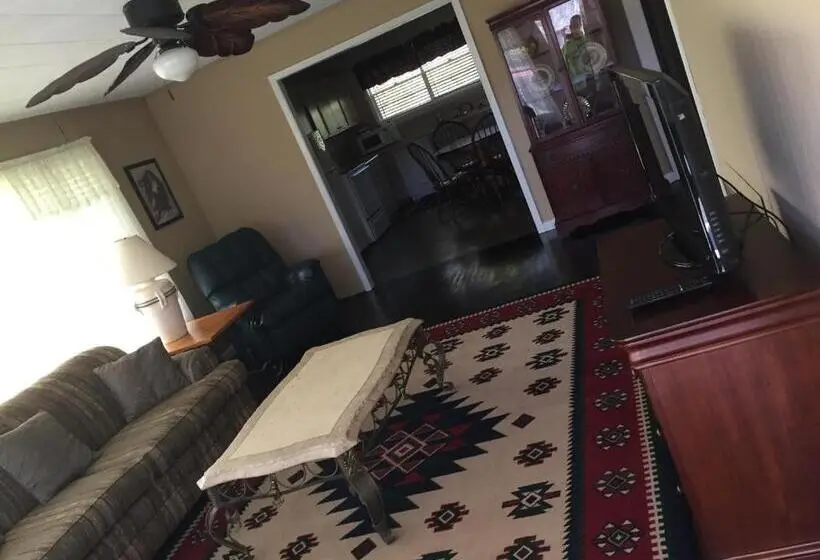 3ベッドルームハウス, Phillips Historic Motel & Cottages