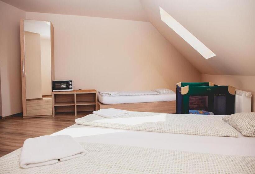 标准间, King Arthur Panzió