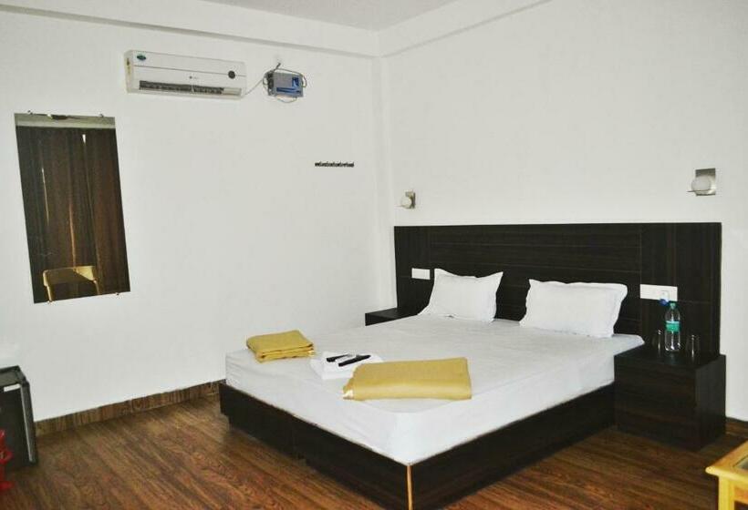 کابین, Crossbill Beach Resort