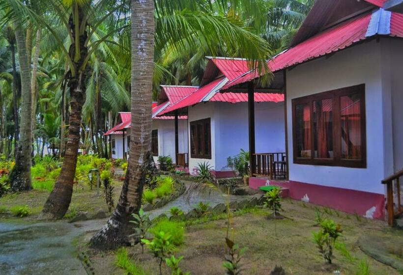 کابین, Crossbill Beach Resort