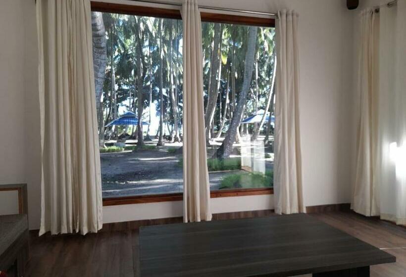 کابین, Crossbill Beach Resort