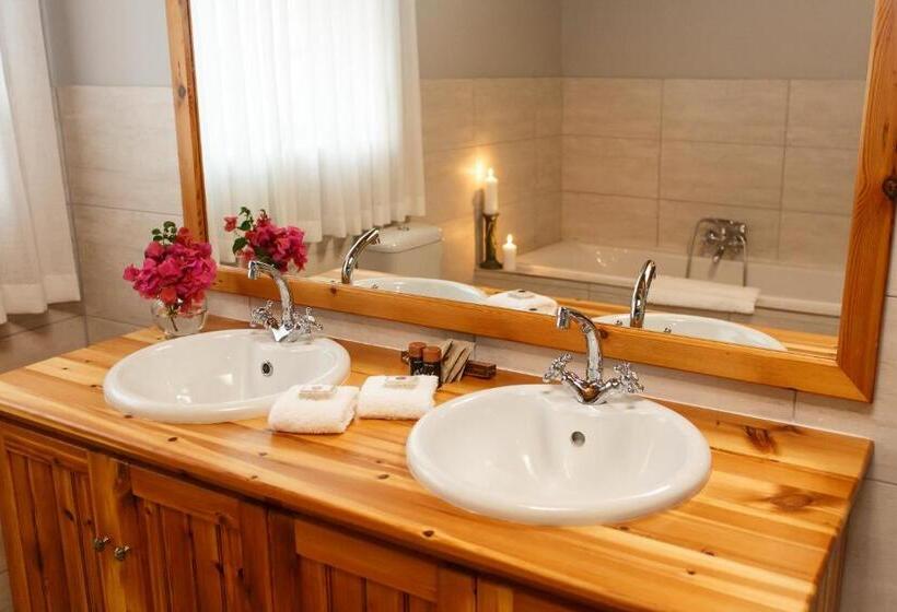 Family Suite, Bakenskraal Ostrich Palace