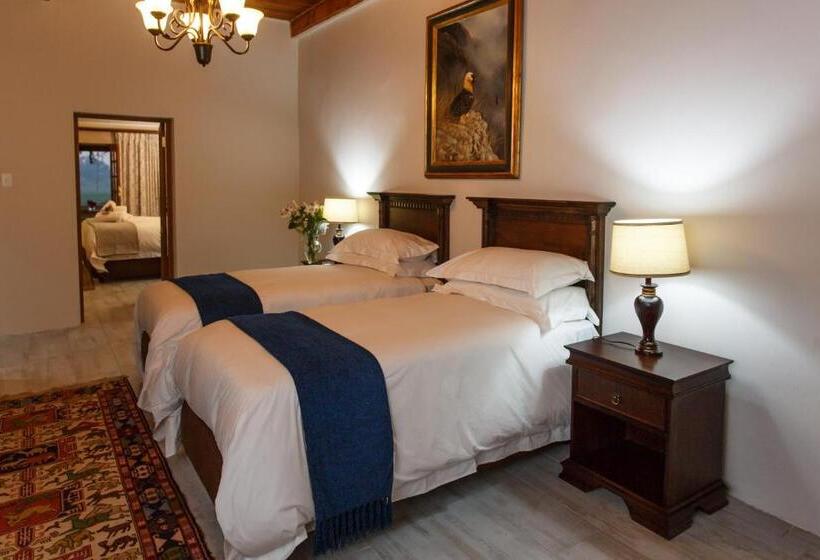 سوییت خانوادگی, Bakenskraal Ostrich Palace