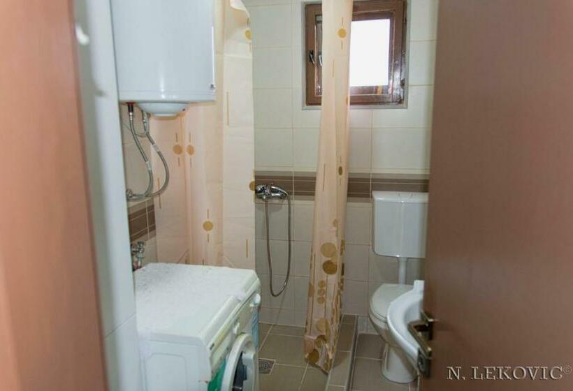 اتاق استاندارد, Guesthouse Bato