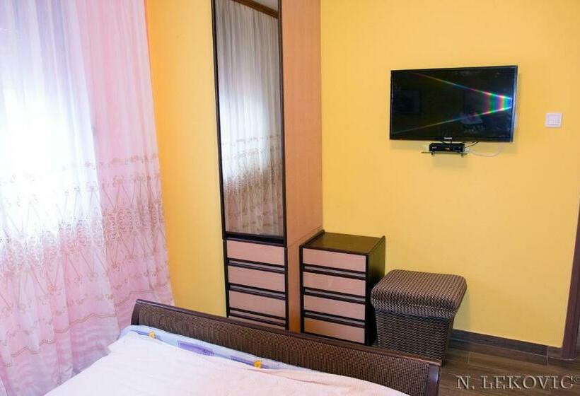 اتاق استاندارد سه نفره, Guesthouse Bato