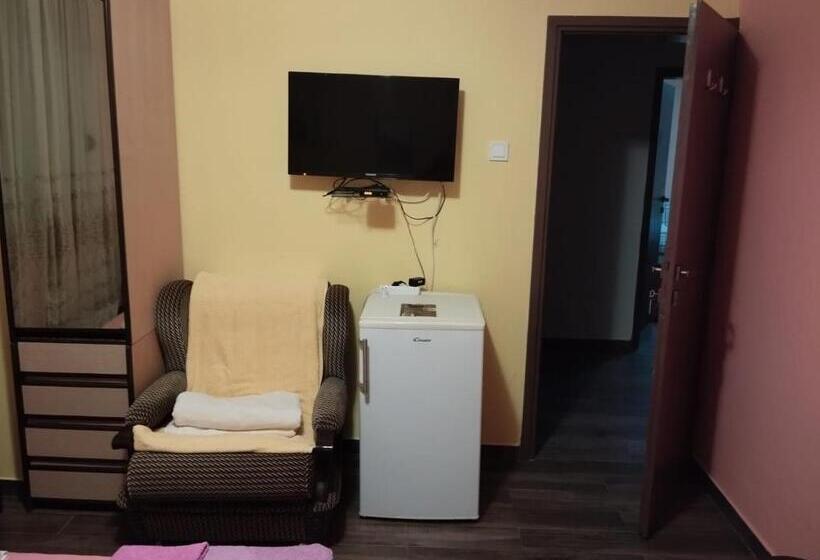 اتاق استاندارد سه نفره, Guesthouse Bato