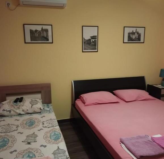 اتاق استاندارد سه نفره, Guesthouse Bato